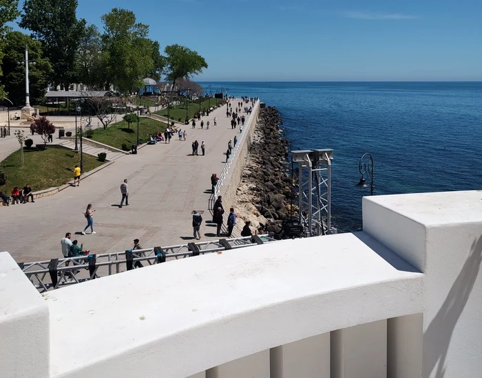 Priveliște din cazinoul Constanța, aflat la malul mării FOTO: Sînziana Ionescu