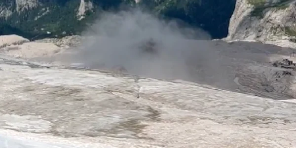 Prăbuşirea unui gheţar în Alpi
