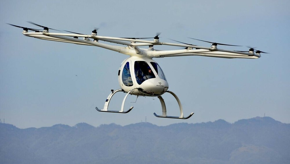 Taxiuri zburătoare în mijlocul Parisului. Guvernul a autorizat instalarea unui heliport pe Sena, dar Primăria ripostează