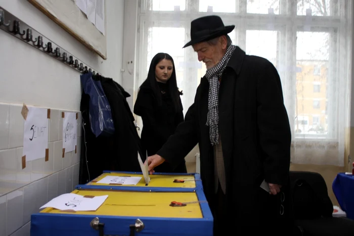 Boros Zoltán, a participat la vot împreună cu Hollanda Dénes