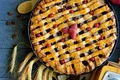 tarta cu fructe de padure jpg