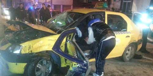 Accident in lant la Constanta. Un taxi a fost lovit de masina unei firme de paza. FOTO Adrian Boioglu