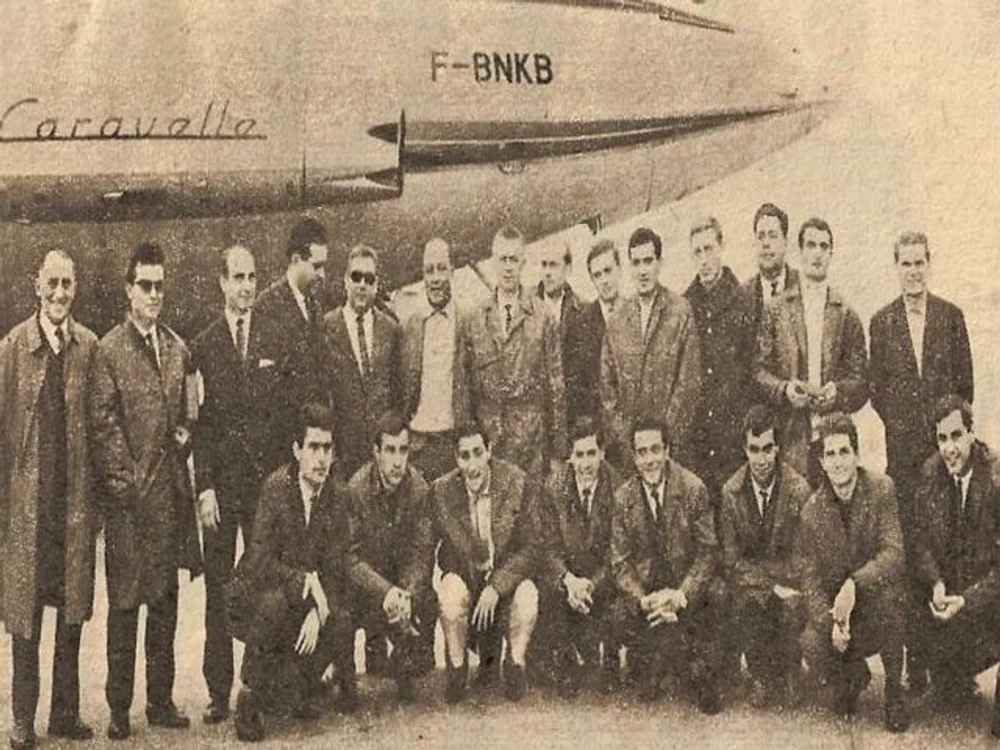 
    Dinamo Pitesti dădea lovitura în 1966, la prima participare în cupele europeneFoto: fcarges1953.ro  