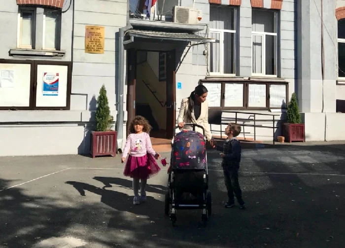 Elena Băsescu şi copiii ei FOTO Facebook