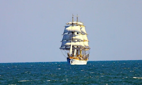 Moment istoric pentru bricul «Mircea»  Nava şcoală se întoarce în portul în care a fost construită, după 80 de ani  jpeg