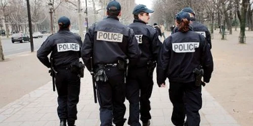 Opt fete şi şase băieţi minori din România au fost reţinuţi de poliţia franceză