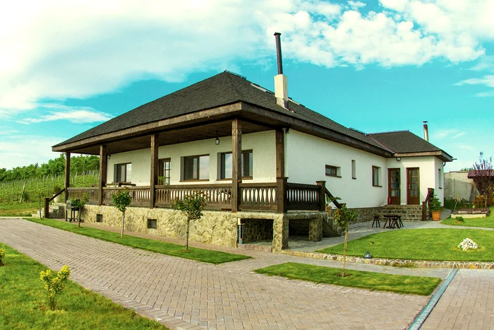 Casa Pelerinului FOTO domeniul-dragasi.ro
