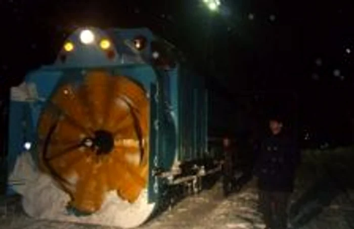 Trenurile au stat trei ore între staţii - imagine arhivă Adevărul