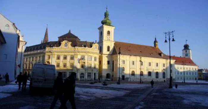 Concurenţii vor primi zece noţiuni, pe care le vor transpune în fotografii