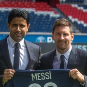 Nasser Al Khelaifi cu Messi PSG jpg