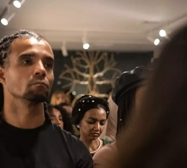 Akala apare într-o fotografie de la eveniment,  sursa: Instagram Atelier Jolie