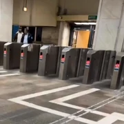 agent de paza lovit png