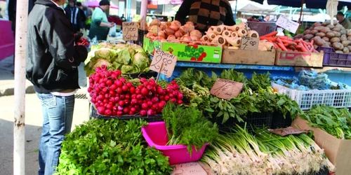 Comercianţii au scăzut preţurile