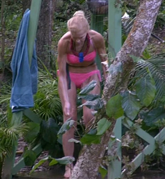 Antrenoarea de fitness a făcut furori când s-a dezbrăcat la "Sunt celebru scoate-mă de aici"