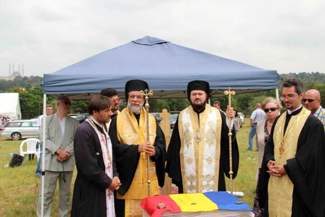A fost sfinţită piatra de temelie a primei biserici româneşti din Africa FOTO Episcopia Sălajului