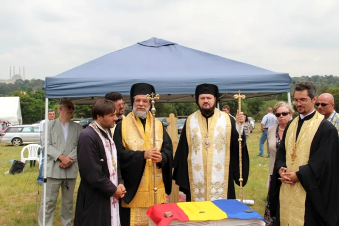 A fost sfinţită piatra de temelie a primei biserici româneşti din Africa FOTO Episcopia Sălajului