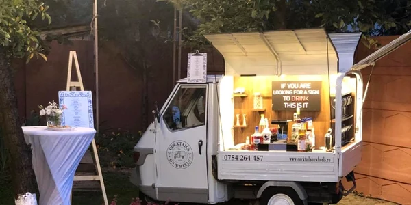 robot barman
