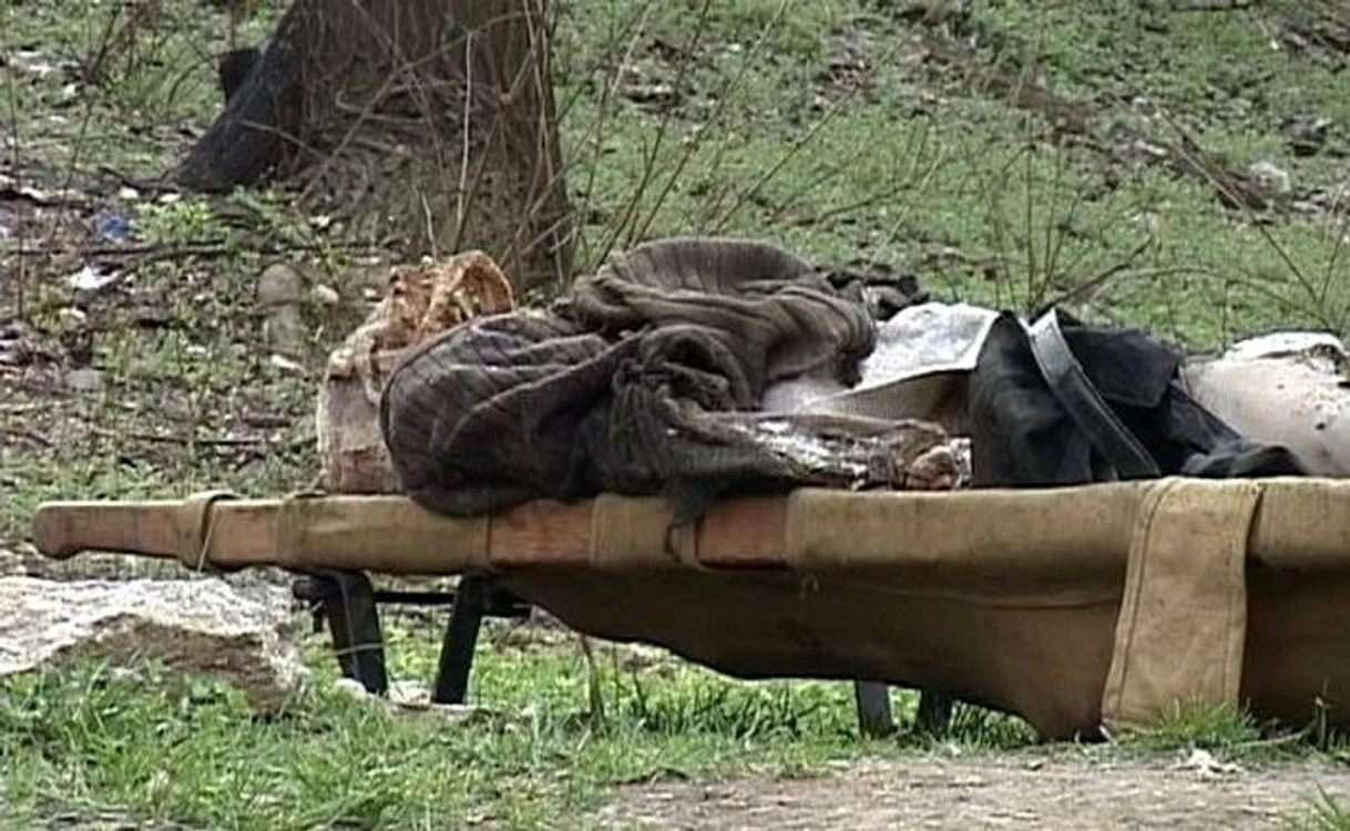 Cadavru mumificat descoperit într-un canal din Piteşti. (Foto: Denisa Grigore)