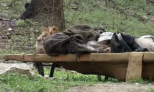 Cadavru mumificat descoperit într un canal din Piteşti  (Foto: Denisa Grigore) jpeg