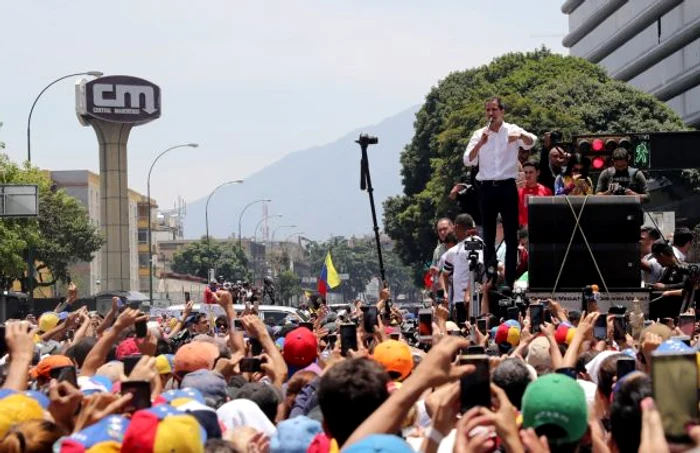 Venezuelenii se întorc în stradă, 1 mai 2019 FOTO EPA-EFE