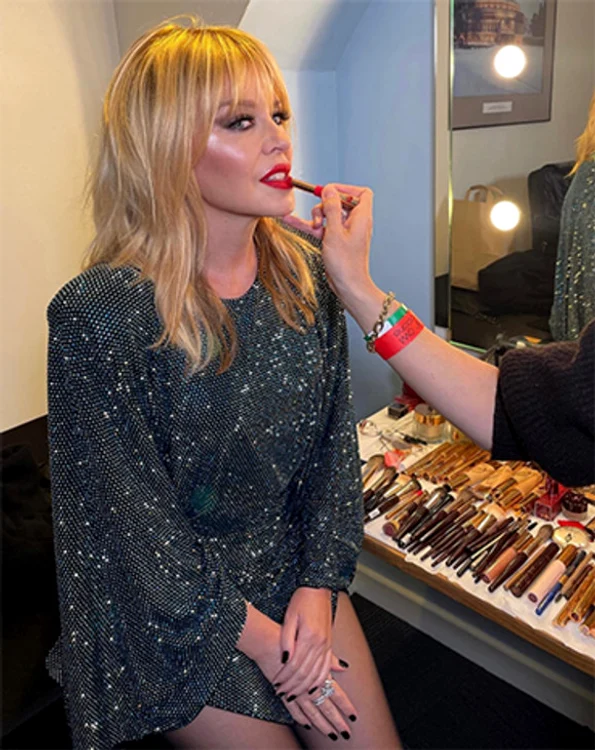 Kylie Monigue a pozat pentru mai multe campanii de promovare a produselor cosmeticeFoto: Instagram