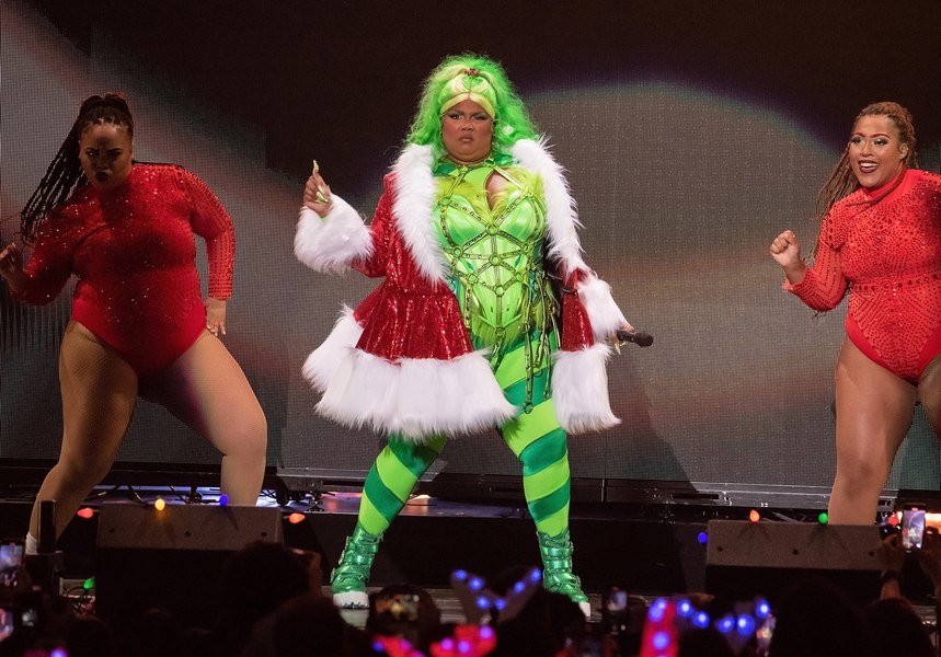 Lizzo a răspuns acuzațiilor de hărțuire sexuală și agresiune: „Sunt incredibile și scandaloase“