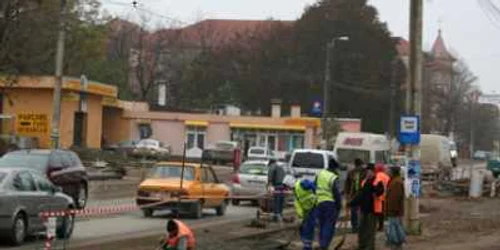 Botoşani: Străzile din oraş, blocate de şantiere întârziate