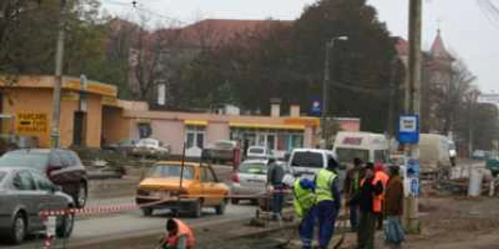 Botoşani: Străzile din oraş, blocate de şantiere întârziate