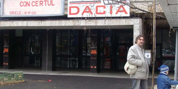 Arădenii trec nepăsători şi pe lângă cinematografele funcţionale