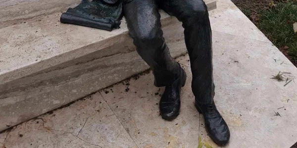 statuie jpg