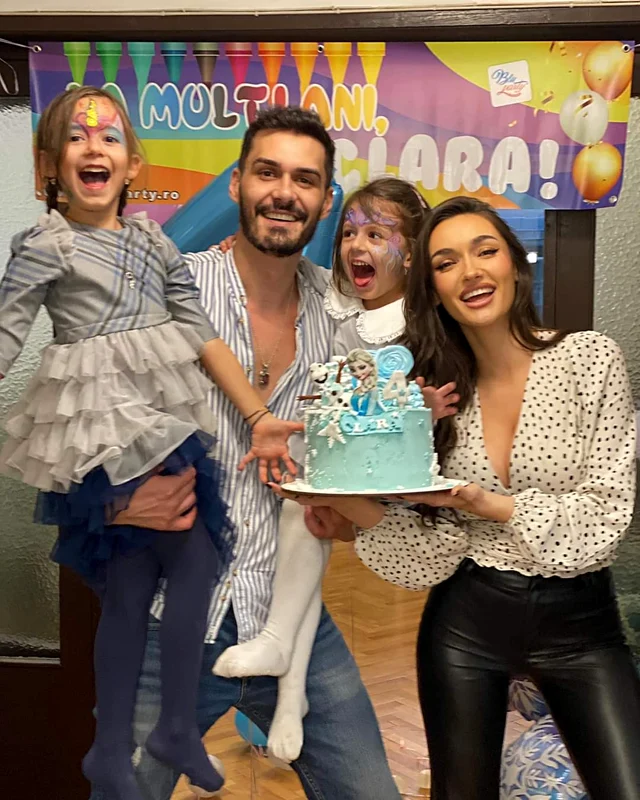 George Burcea si Viviana cu fetitele la petrecere jpg