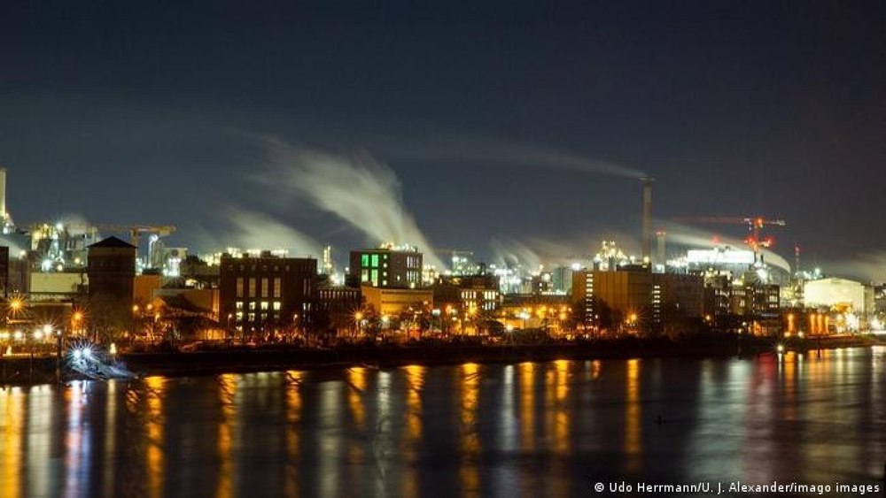 Dezindustrializarea Germaniei. Motorul Europei moare, China profită