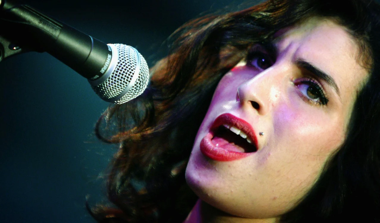 
    Regretata Amy Winehouse revine pe scenă sub formă de hologramăFoto: Guliver/ Getty Images  