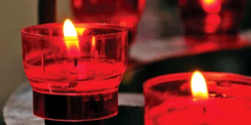 Lumânări periculoase-Ştiri pe scurt