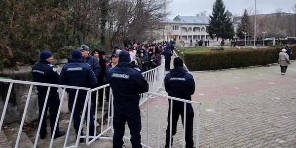 Jandarmi la Pestera Sf Andrei foto Gruparea Mobila Jandarmi Constanta jpg