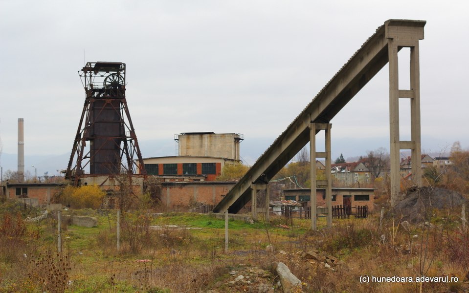 Acord de prospecțiune pentru stocarea energiei în 17 puțuri de mină în Valea Jiului
