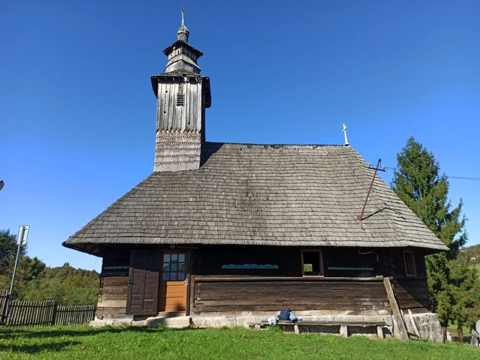 Biserica de lemn de la Vidra a ars complet FOTO Asociaţia Vernacular