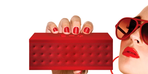 Aşa arată boxa portabilă Jambox