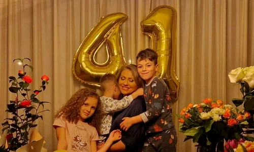Ce familie frumoasă are Mirela Vaida