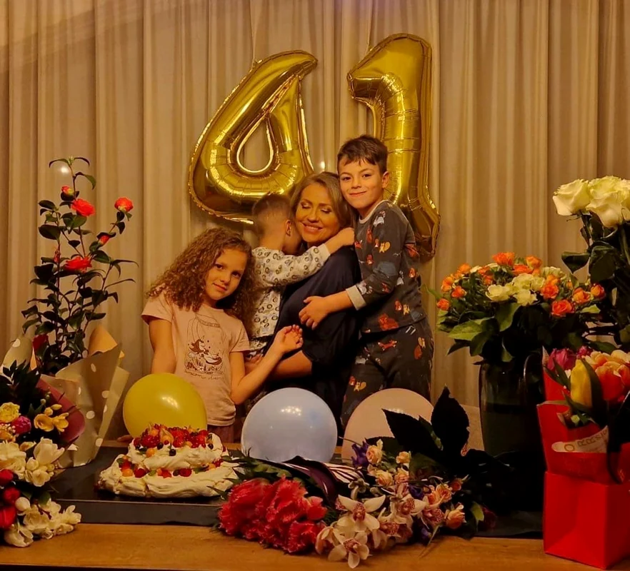 Ce familie frumoasă are Mirela Vaida