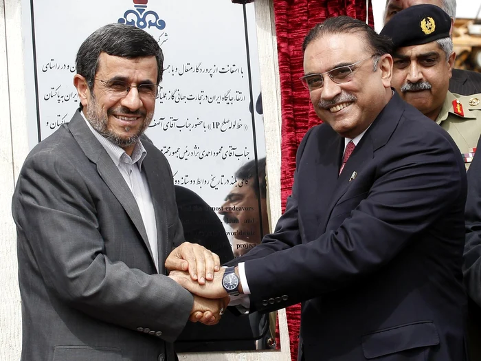 Ali Zardari şi Mahmoud Ahmadinejad FOTO Reuters