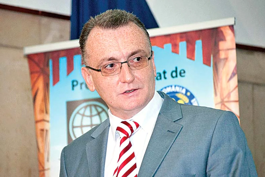 Ministrul educaţiei a retras un proiect care risca să blocheze complet activitatea didactică