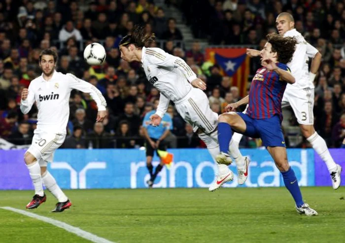 
    Imagine din derby-ul Real Madrid - Barcelona  