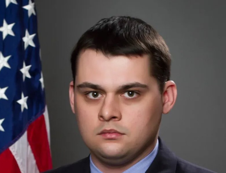 Consilier al secretarului american al Apărării, suspendat și escortat din Pentagon în urma unei anchete privind o scurgere de informaţii
