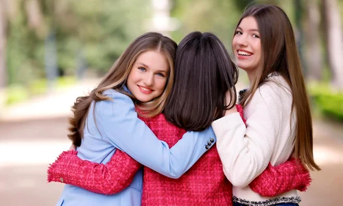 Infanta Sofia, Regina Letizia si Printesa Leonor   Casa Majestatii Sale jpg