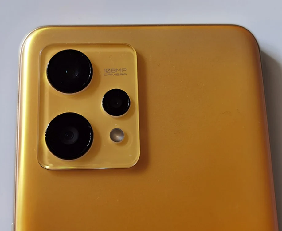 Realme 9 4G camera spate