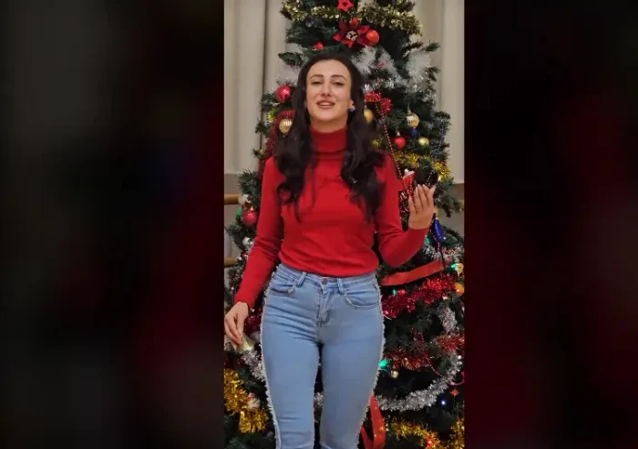 Românca a cucerit internetul cu un plugușor amuzant FOTO captură video Tik Tok