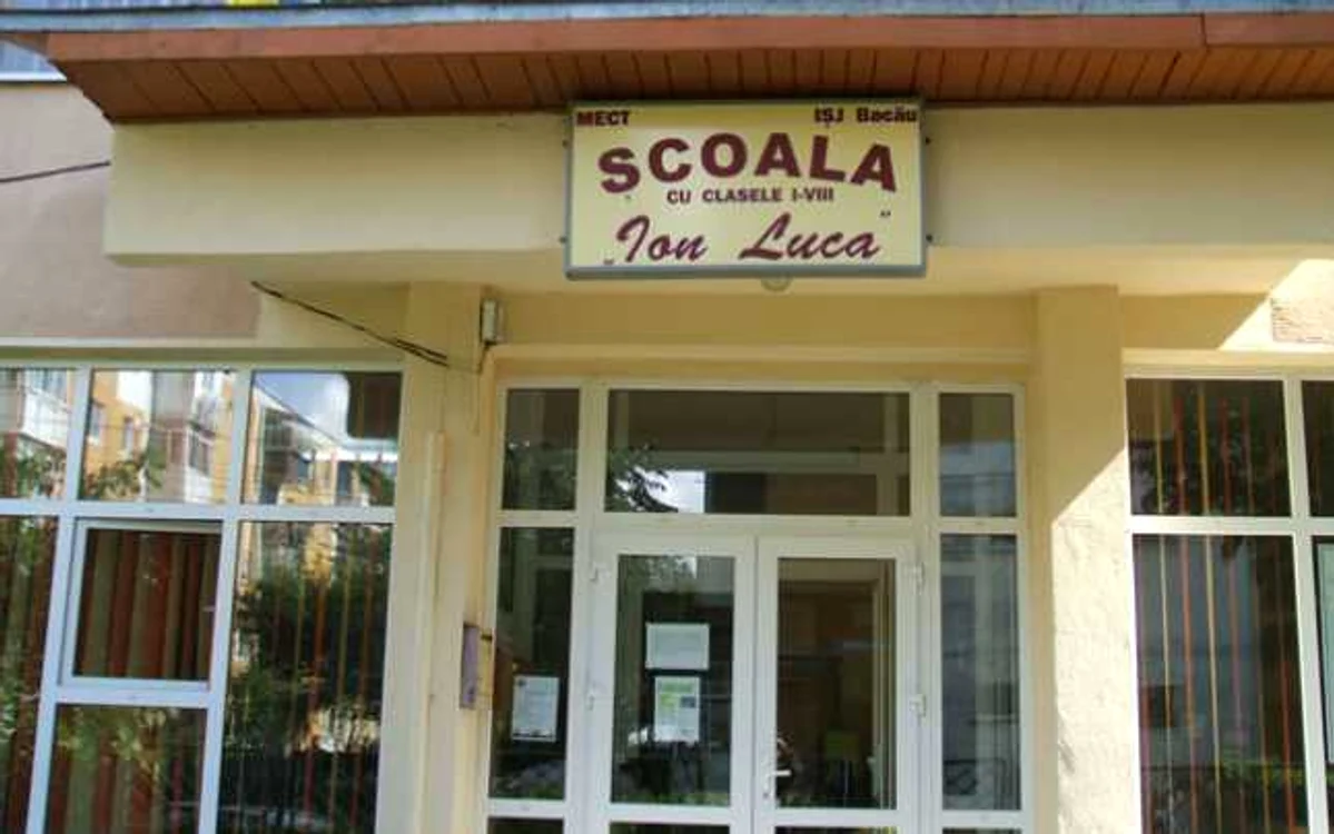 Un elev de nouă ani, de la Şcoala Ion Luca din Bacău, este acuzat că l-ar fi abuzat anal pe un coleg din clasa a doua FOTO scoalailuca.ro