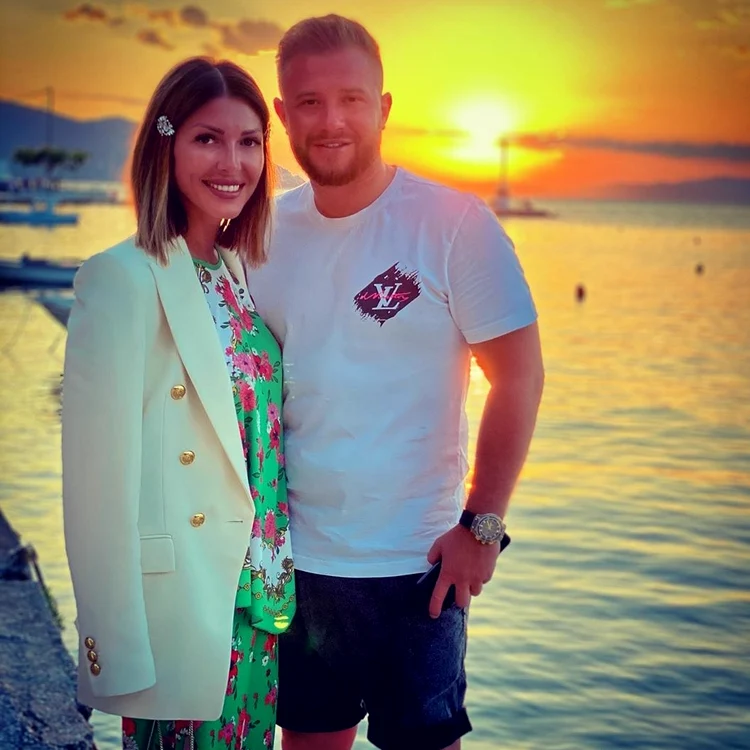 În iunie, Ilinca Vandici și Andrei Neacșu, au mers câteva zile în Thassos