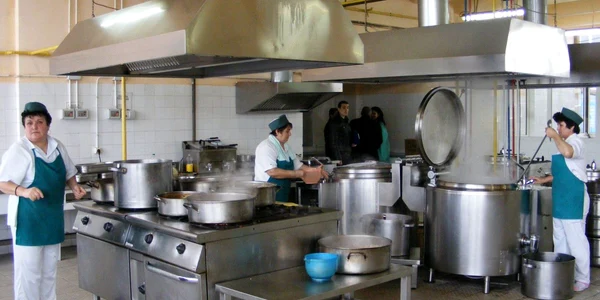 Mâncarea ar fi trebuit să ajungă la bolnavi. Arhivă Adevărul 